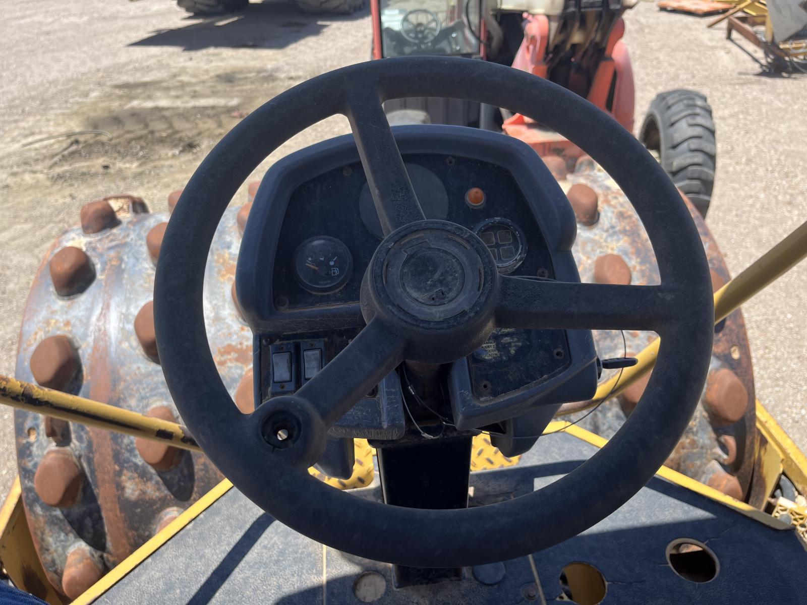 ./imagenes/INVOICE/2019/17609/COMPACTADOR PATA DE CABRA CATERPILLAR CS-533E (3).JPG